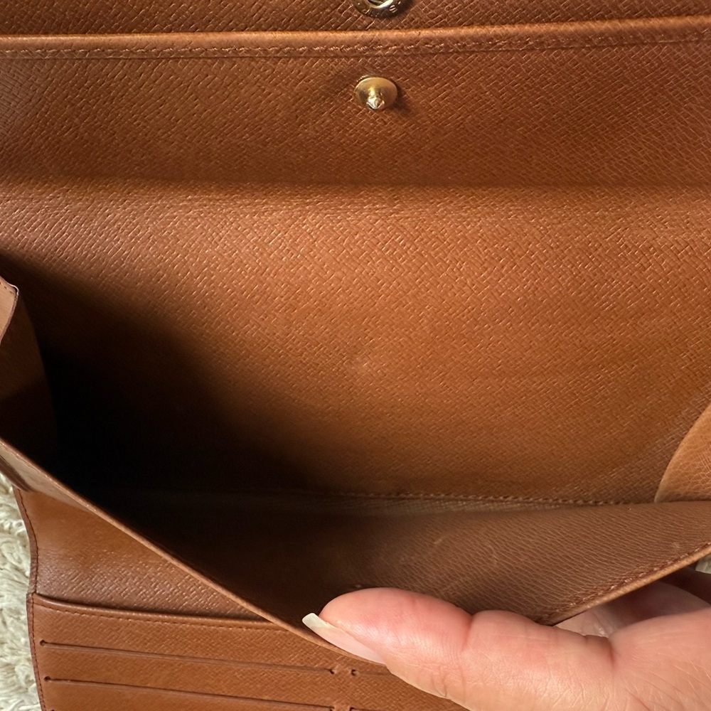 Louis Vuitton Brown Textured Leather Accessory - Picture 7 of 16